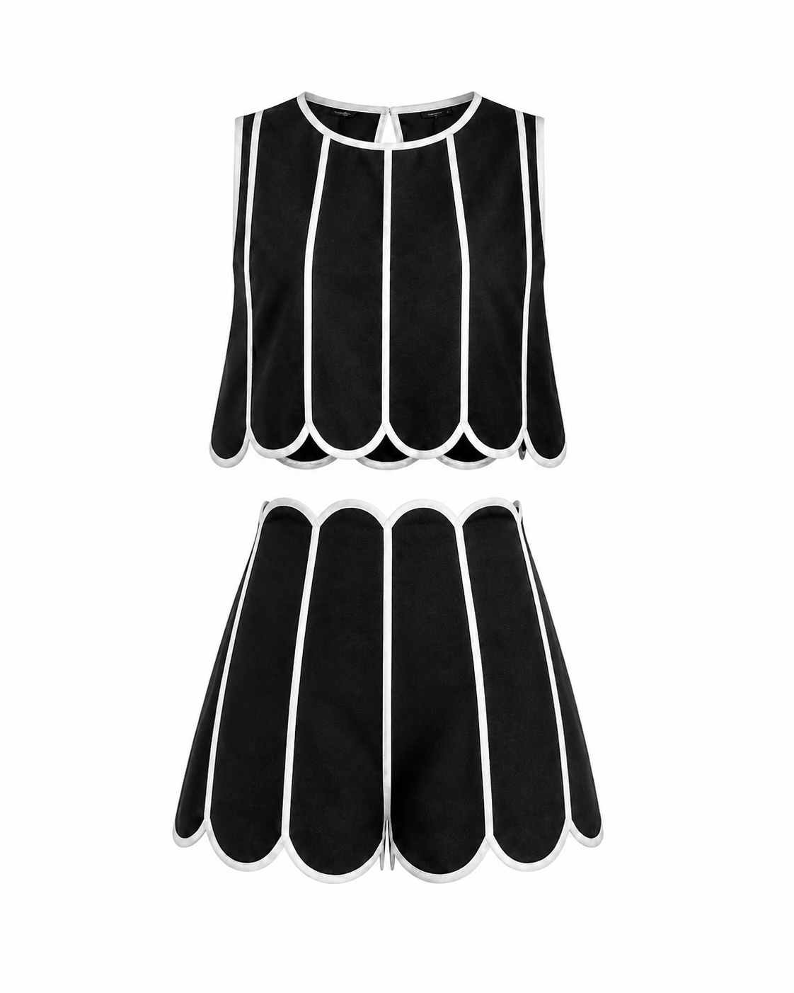 Scallop Statement Short Set